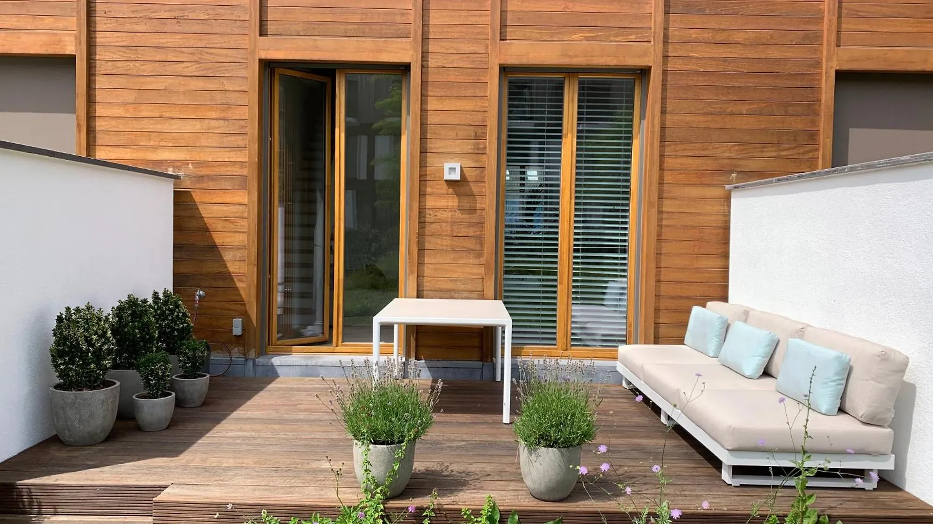 Luxury Apartment, Private Terrace & Free Parking Antwerp
