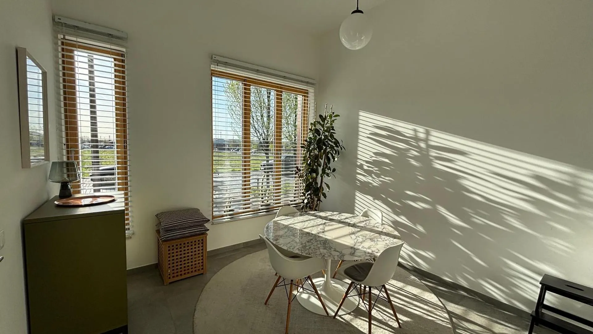 Luxury Apartment, Private Terrace & Free Parking Antwerp Apartment